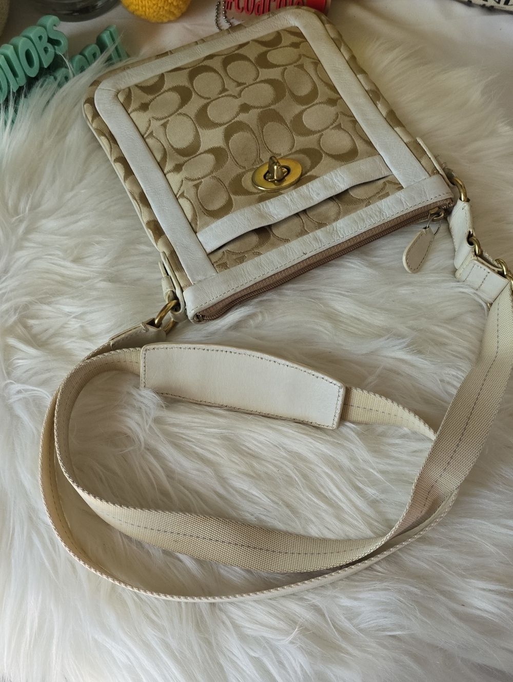 Coach SIG C's Crossbody Bag with turnlock And White Trim - Picture 9 of 13